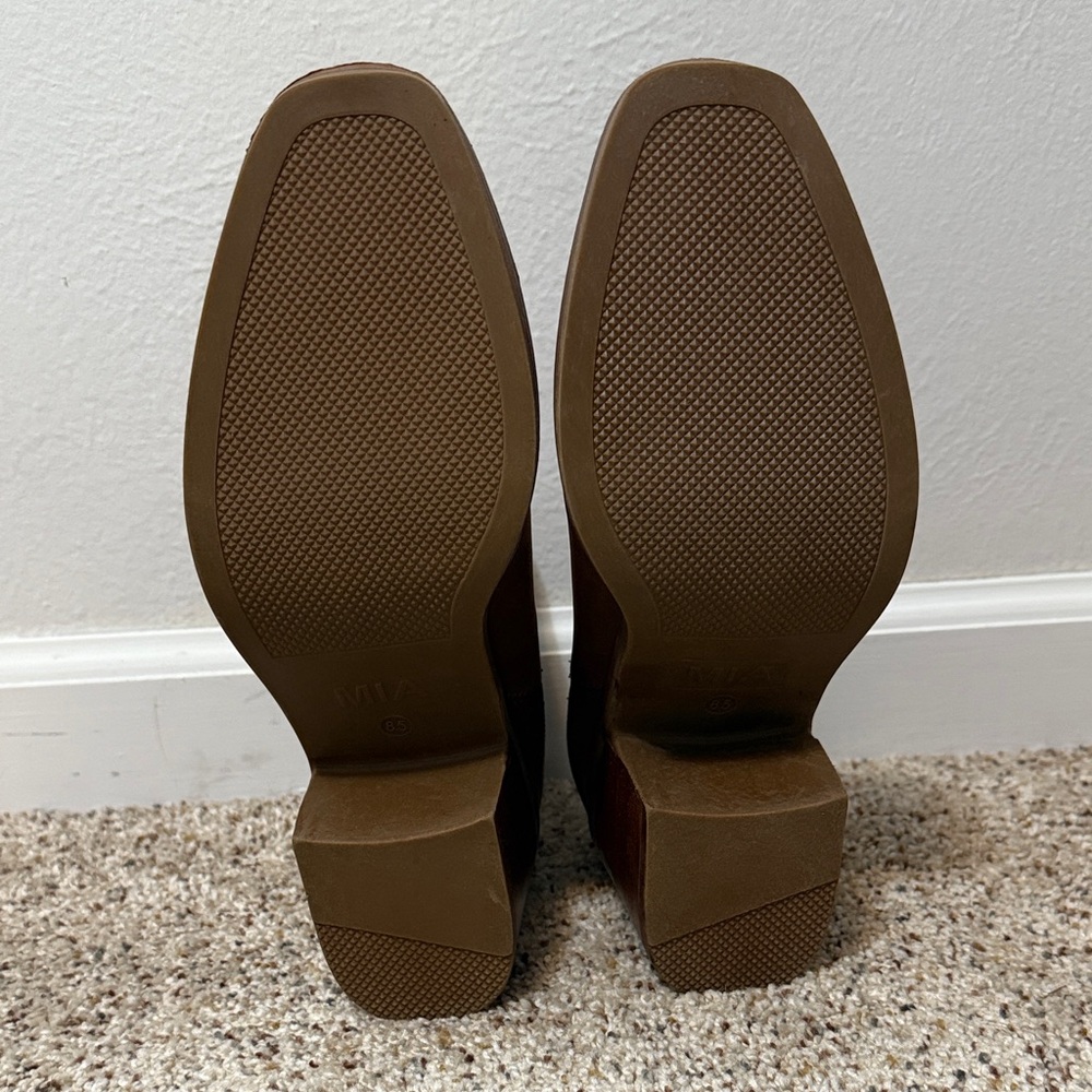 MIA Tan Ankle Booties - Picture 5 of 5